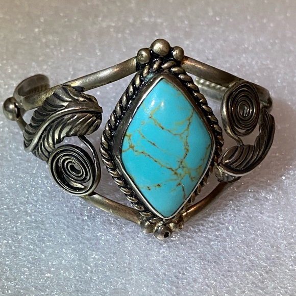 Navajo (Mexico)Vintage Turquoise Cuff Bracelet